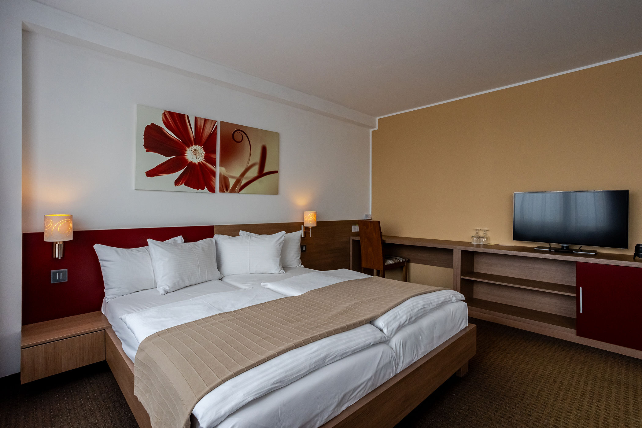 De Luxe Room with Minibar
